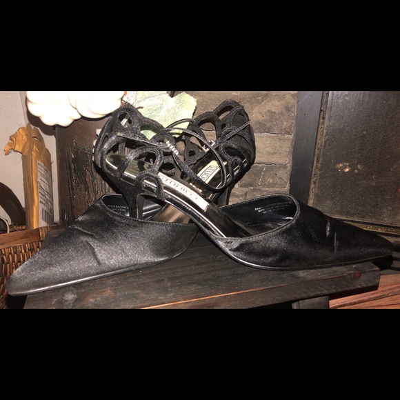 ☀️Black dress heels (2”) w/rhinestone buckle - Picture 6 of 7